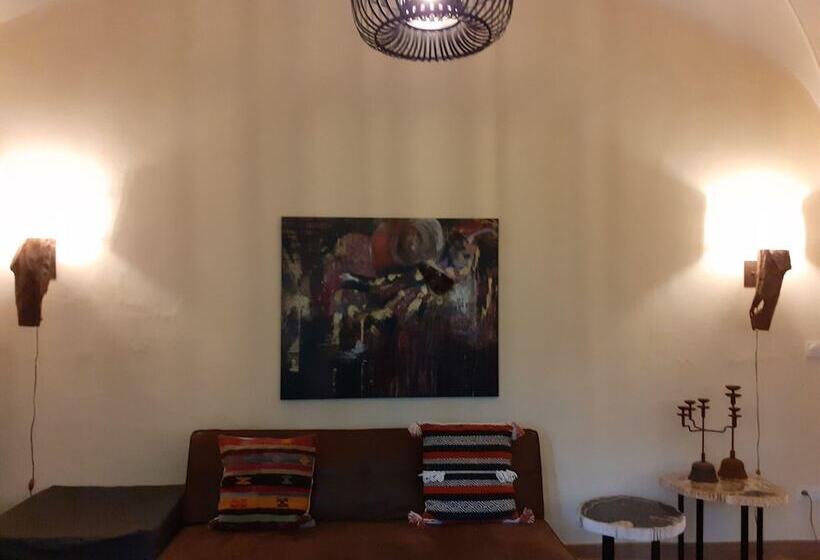 호텔 Renovated Castle Apartment With Swimming Pool