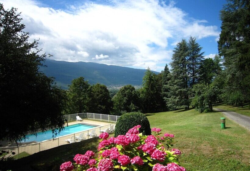 호텔 Renovated Castle Apartment With Swimming Pool