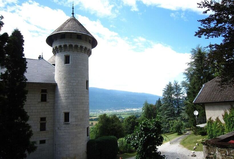 호텔 Renovated Castle Apartment With Swimming Pool