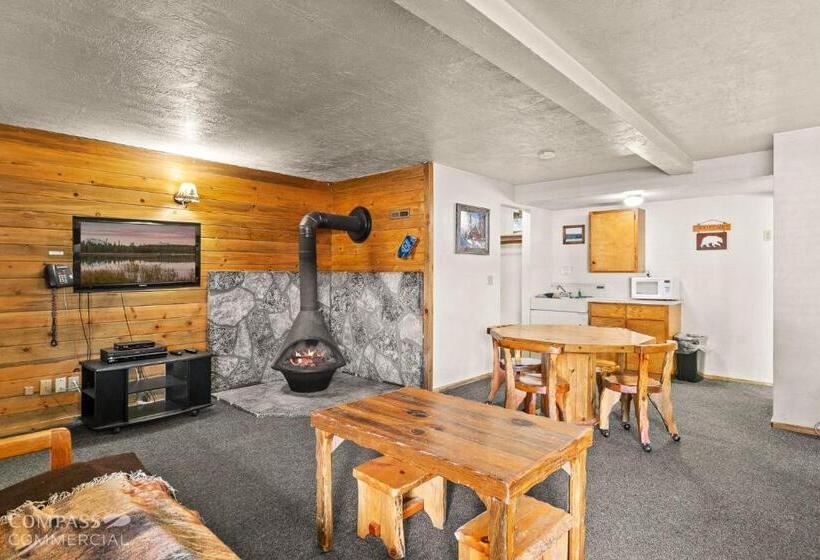 호텔 Willamette Pass Inn & Chalets