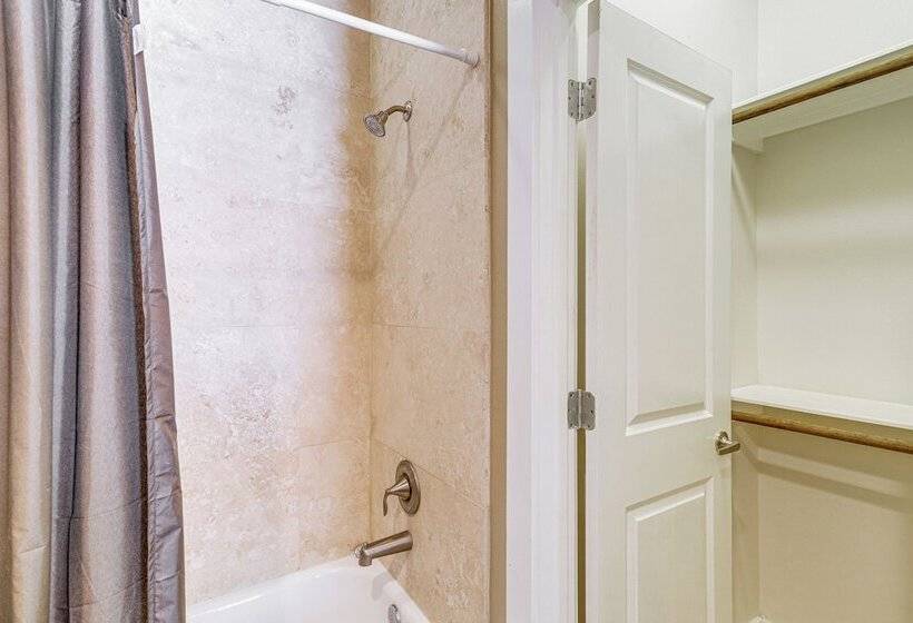 Houston Home W/ Rooftop Patio   3 Mi To Downtown!