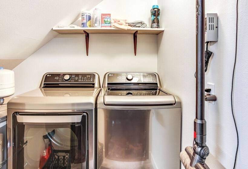 Lakefront Gig Harbor Home W/ Deck & Views