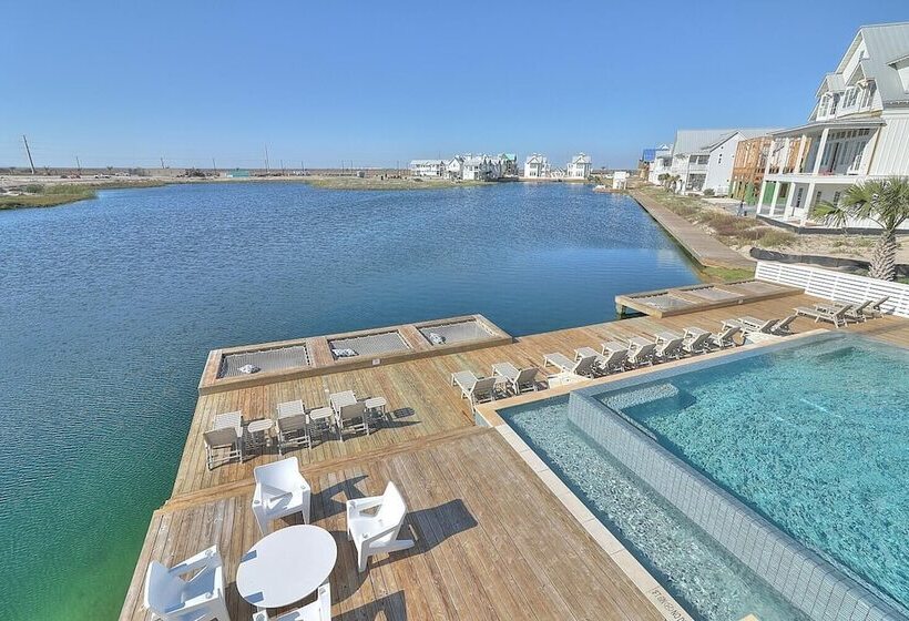 Lakeside Luxury 230 Lak