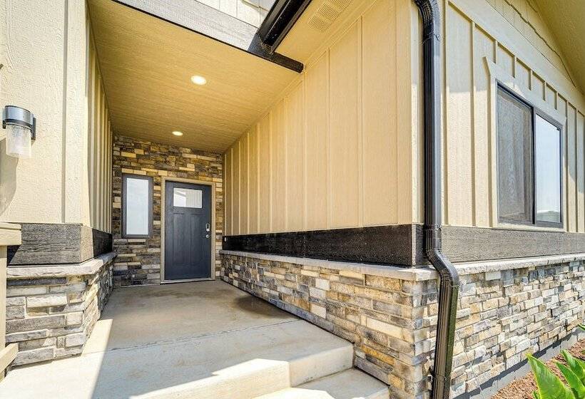 Noco Johnstown Lake Retreat W/ Shared Dock!