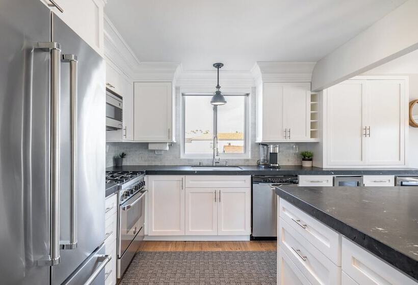 Ocean Breeze Ii By Avantstay Steps To The Beach!