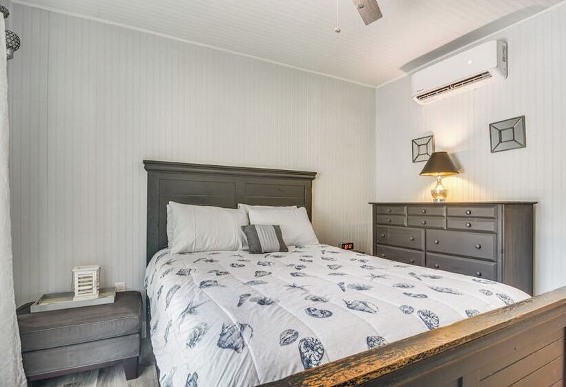 Pet Friendly Largo Duplex W/ Patio!