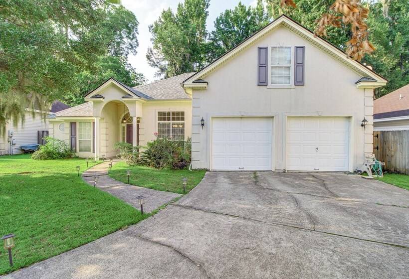 Pet Friendly Savannah Home W/ Cozy Fireplace!