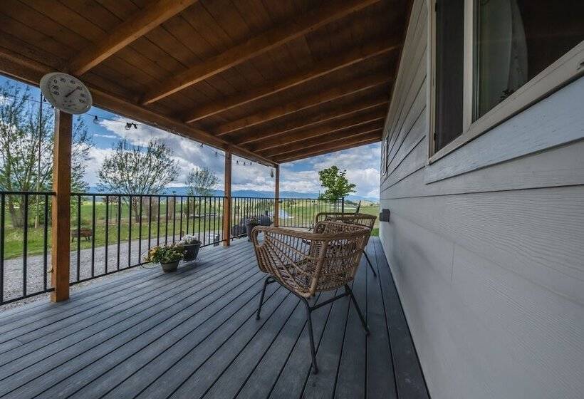 Saddlehorn Ridge Cabin