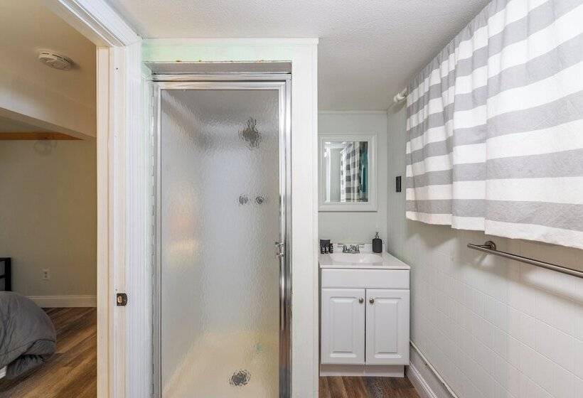 Arcade, Sports Bar, Deck Living, Fire Pit, Near The Lake! Sasa By Avantstay