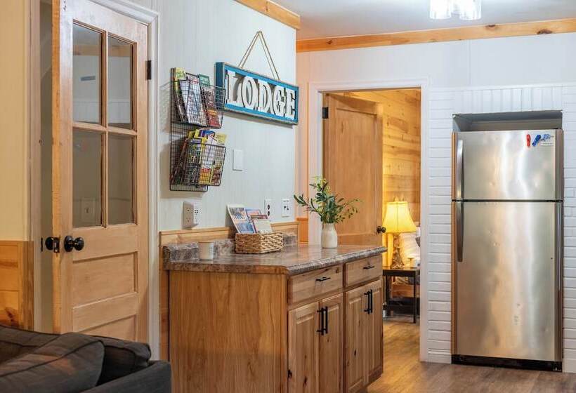 Arcade, Sports Bar, Deck Living, Fire Pit, Near The Lake! Sasa By Avantstay