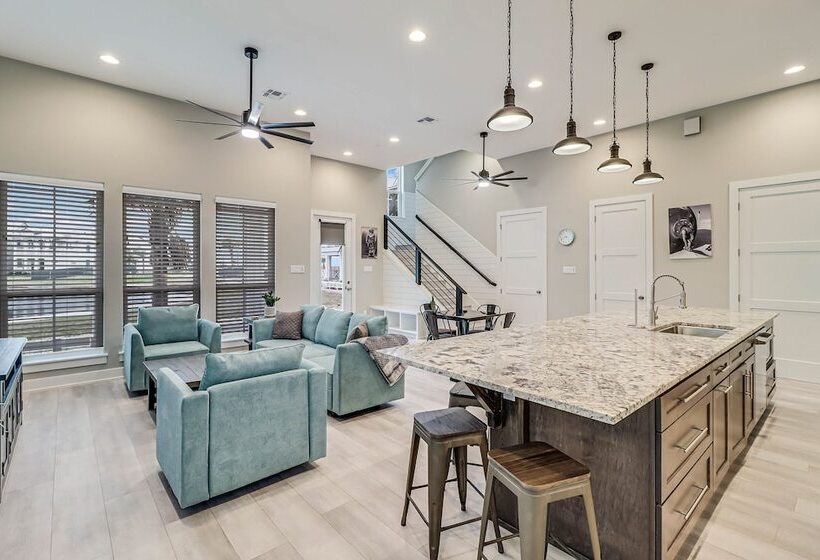 Sunday Funday 114 Bar