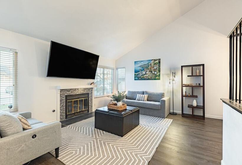 Sweetwater By Avantstay Yard W/ Hottub & Firepit