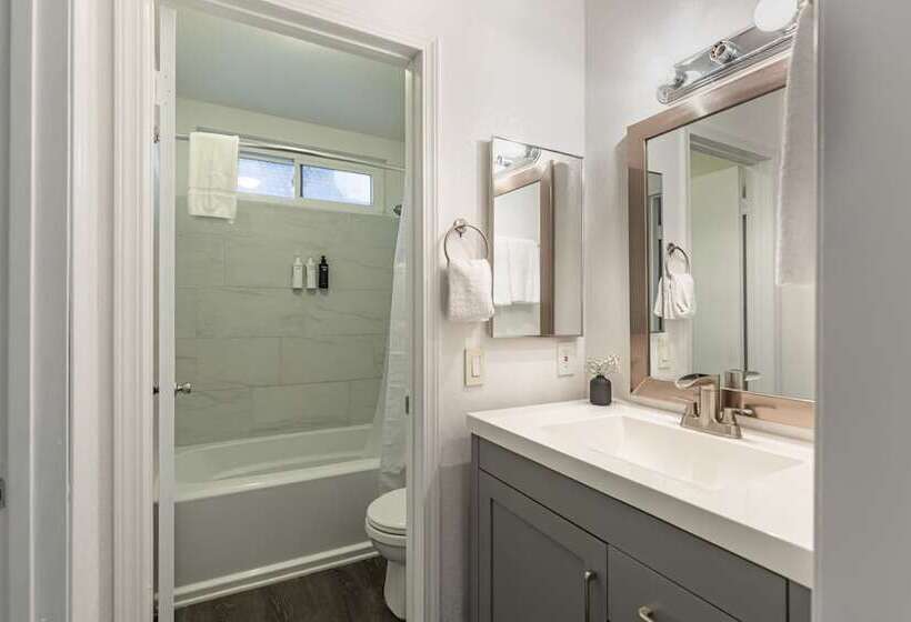 Sweetwater By Avantstay Yard W/ Hottub & Firepit