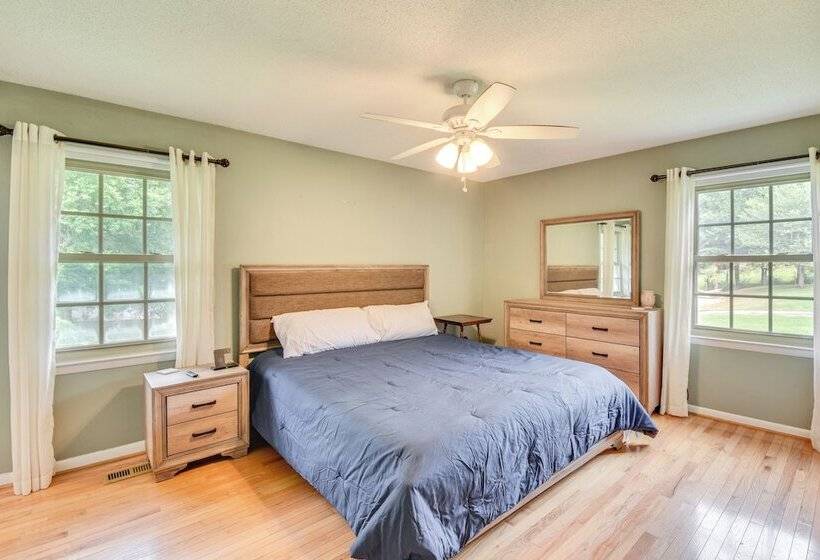 West Union Home W/ Saltwater Pool On 2 Acres!