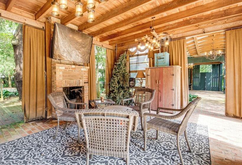 Whimsical New Roads Home < 1 Mi To Main Street!