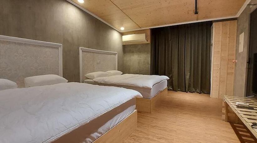 تختخواب و صبحانه A Ba Li Bi Duck Homsestay