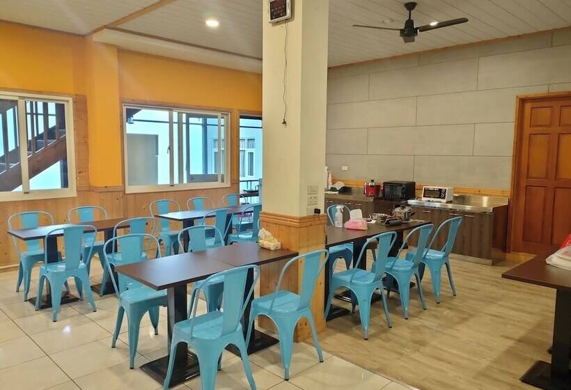 تختخواب و صبحانه Cingjing Morning Star