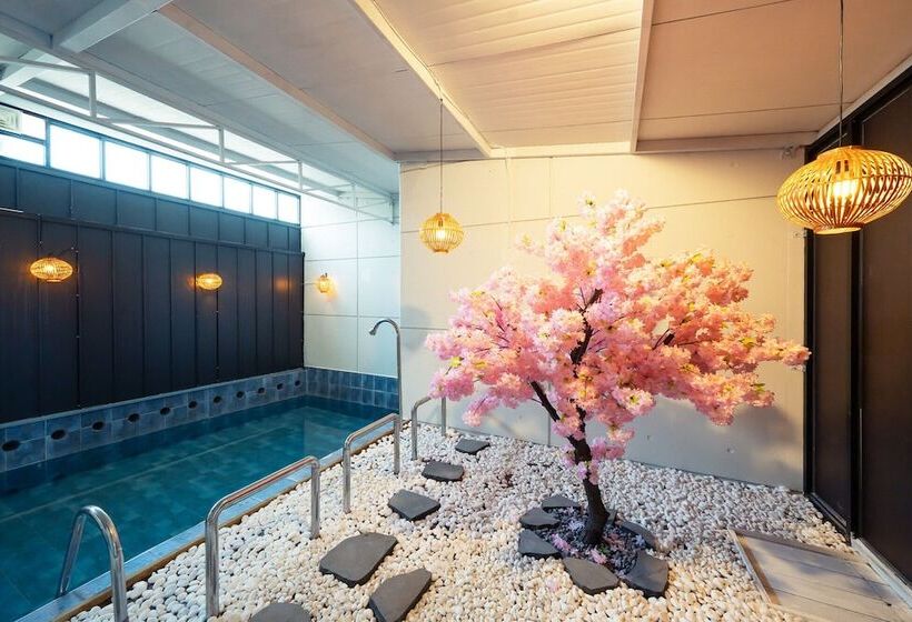 Carrot Ryokan Poolvilla