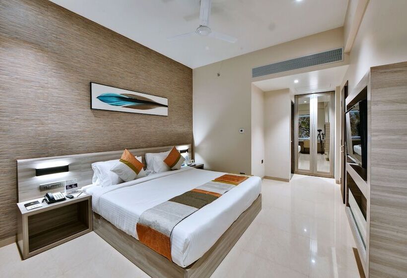 Click Hotel Pithampur