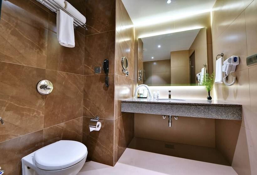 Click Hotel Pithampur
