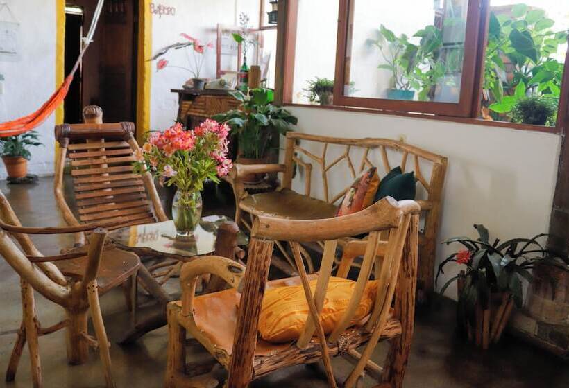 هتل Casa Tarza San Agustín