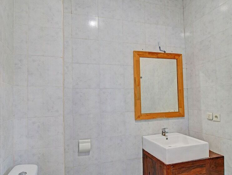 호텔 Collection O 93004 Double D Guest House