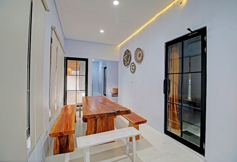호텔 Collection O 93004 Double D Guest House