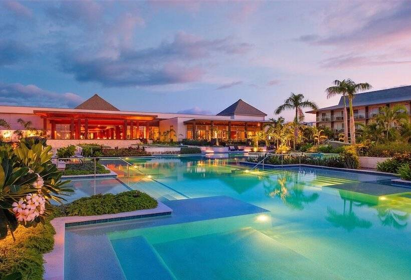 فندق Crowne Plaza Fiji Nadi Bay Resort & Spa, An Ihg