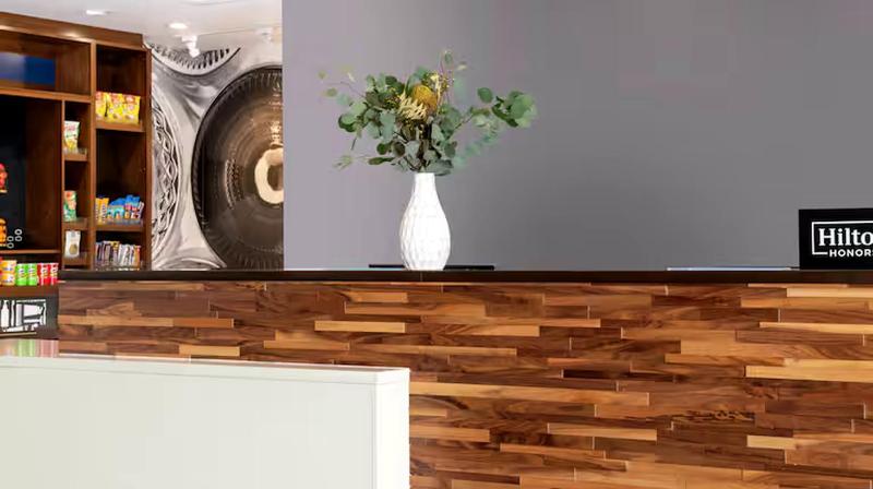 Отель Hampton Inn And Suites Rockingh