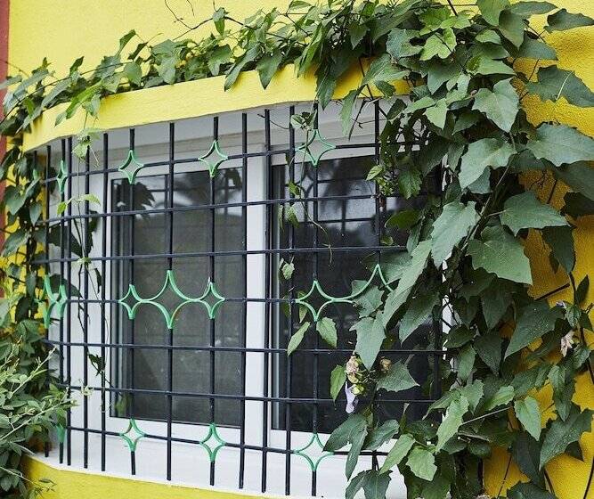 בית מלון כפרי Nandi Hills Resort