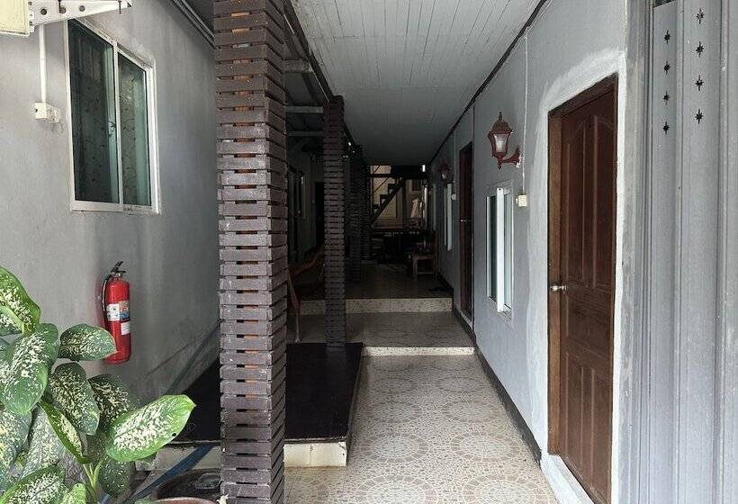 پانسیون Bangsit Guesthouse