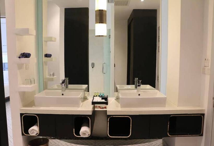 Hengly Mohasambath Hotel & Spa