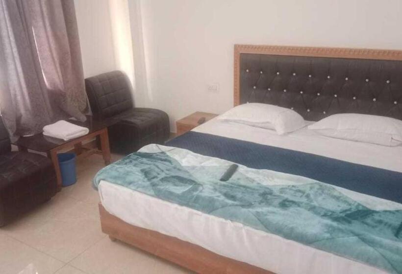 هتل Oyo Midway Inn