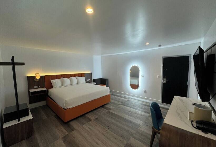 فندق Rudra Hollywood