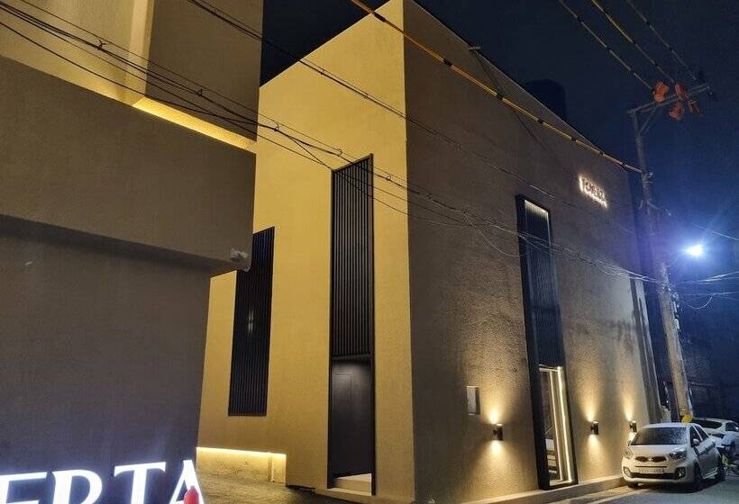 酒店 Poverta Stay