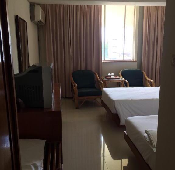 هتل Paradorn Inn