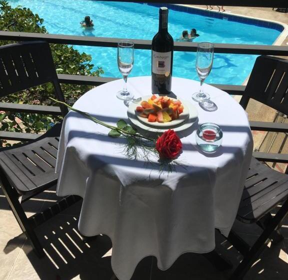 هتل Restaurante Versalles