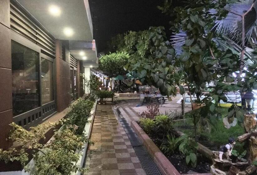 هتل Restaurante Versalles