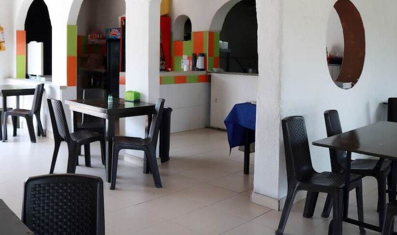 هتل Restaurante Versalles