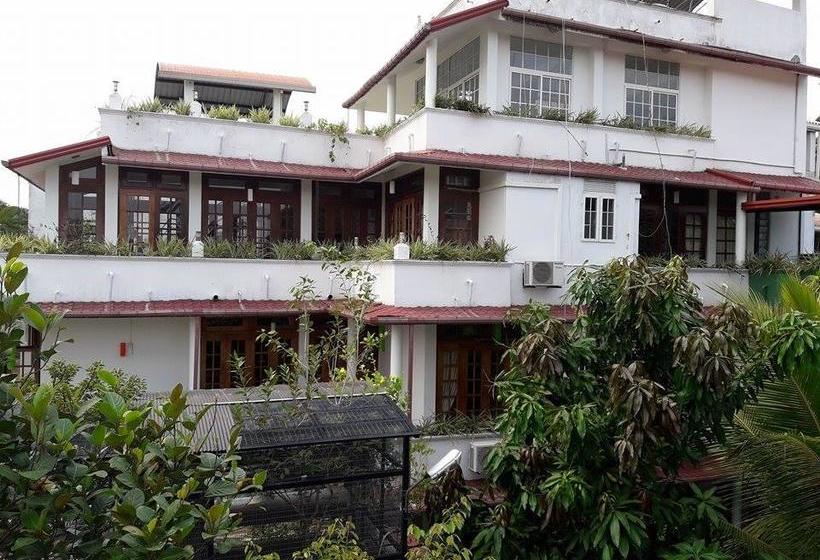 هتل Yoho Taskans Villa