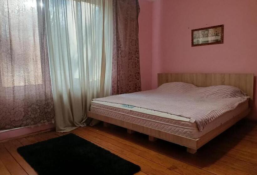 Krone Hostel