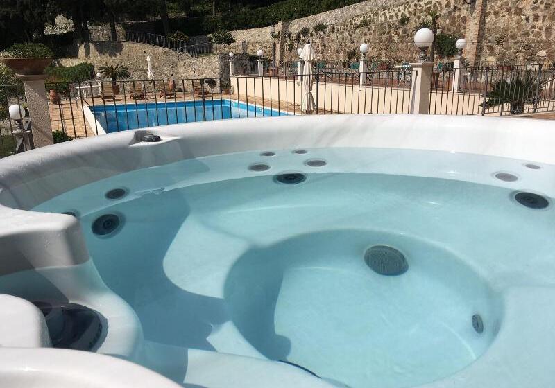 استراحتگاه Villa Pulejo