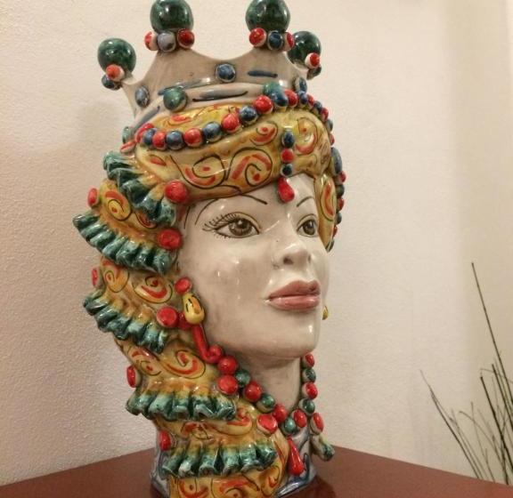 تختخواب و صبحانه Assabinidica