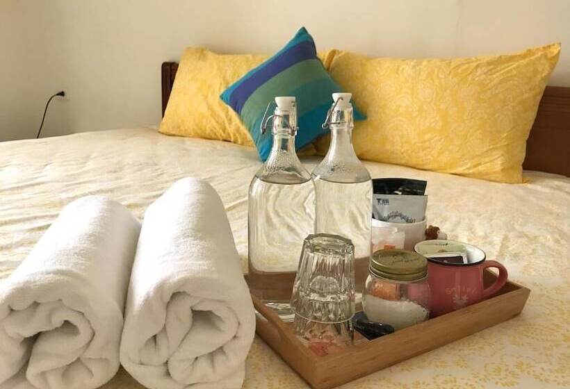 تختخواب و صبحانه Feng Su