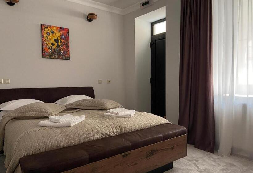 تختخواب و صبحانه Maisonette Apartments