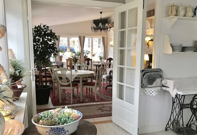 בית מלון כפרי L Viking