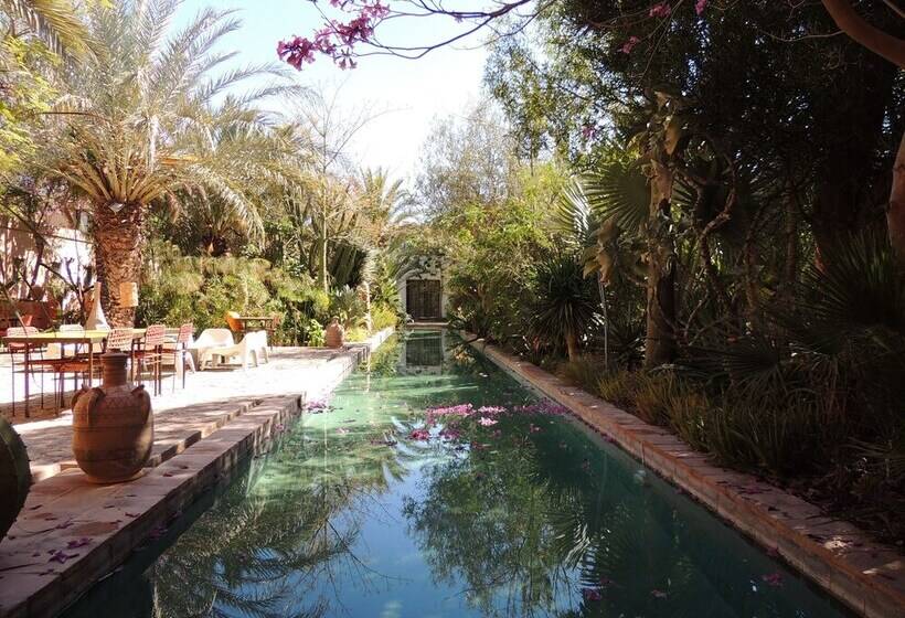 تختخواب و صبحانه Dar Al Hossoun