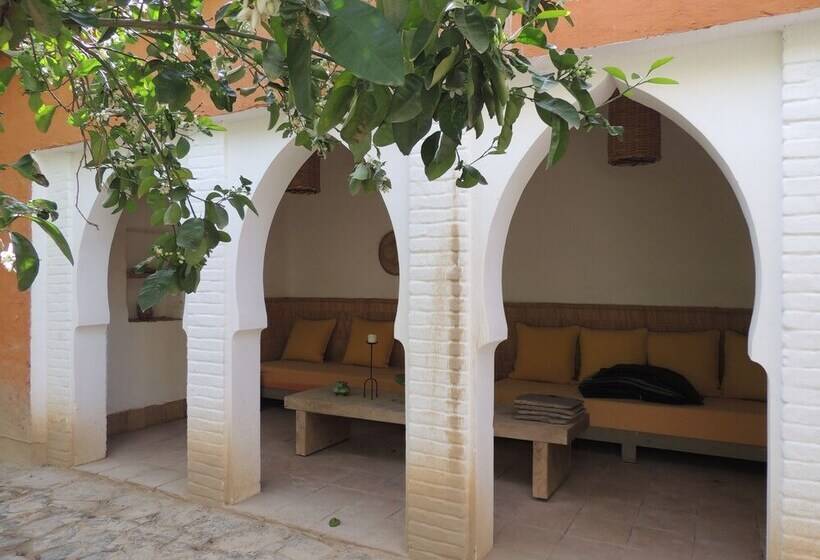 تختخواب و صبحانه Dar Al Hossoun