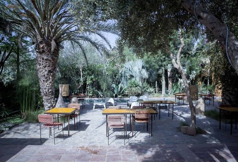 تختخواب و صبحانه Dar Al Hossoun