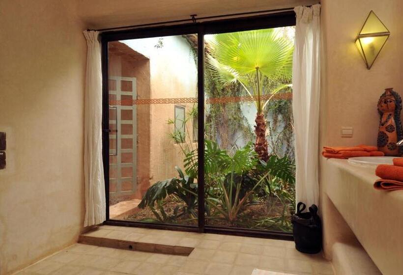 تختخواب و صبحانه Dar Al Hossoun